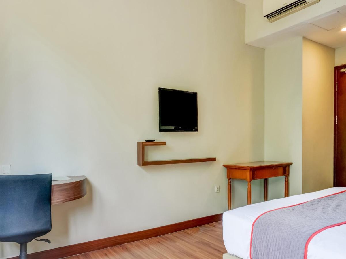 Townhouse Oak Hotel Grand Cikarang Luaran gambar