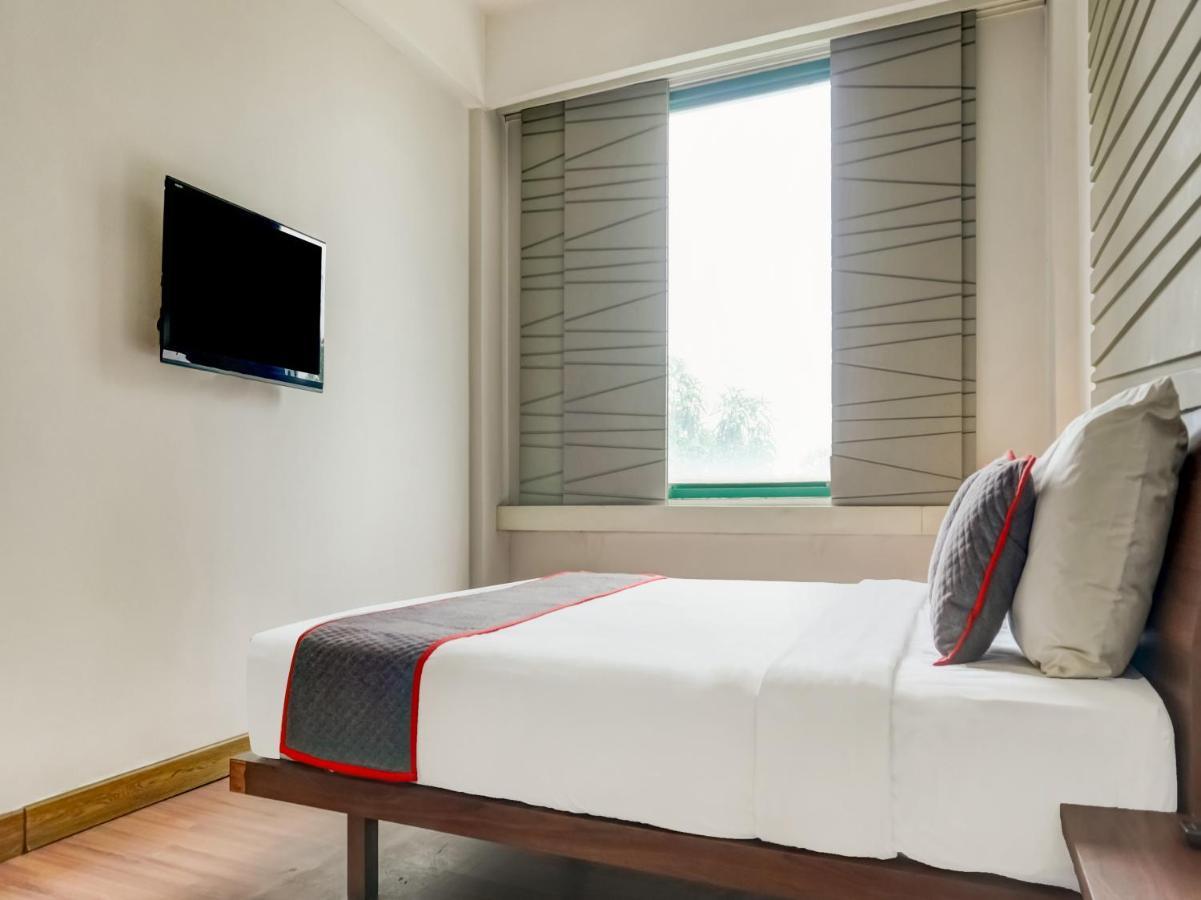 Townhouse Oak Hotel Grand Cikarang Luaran gambar