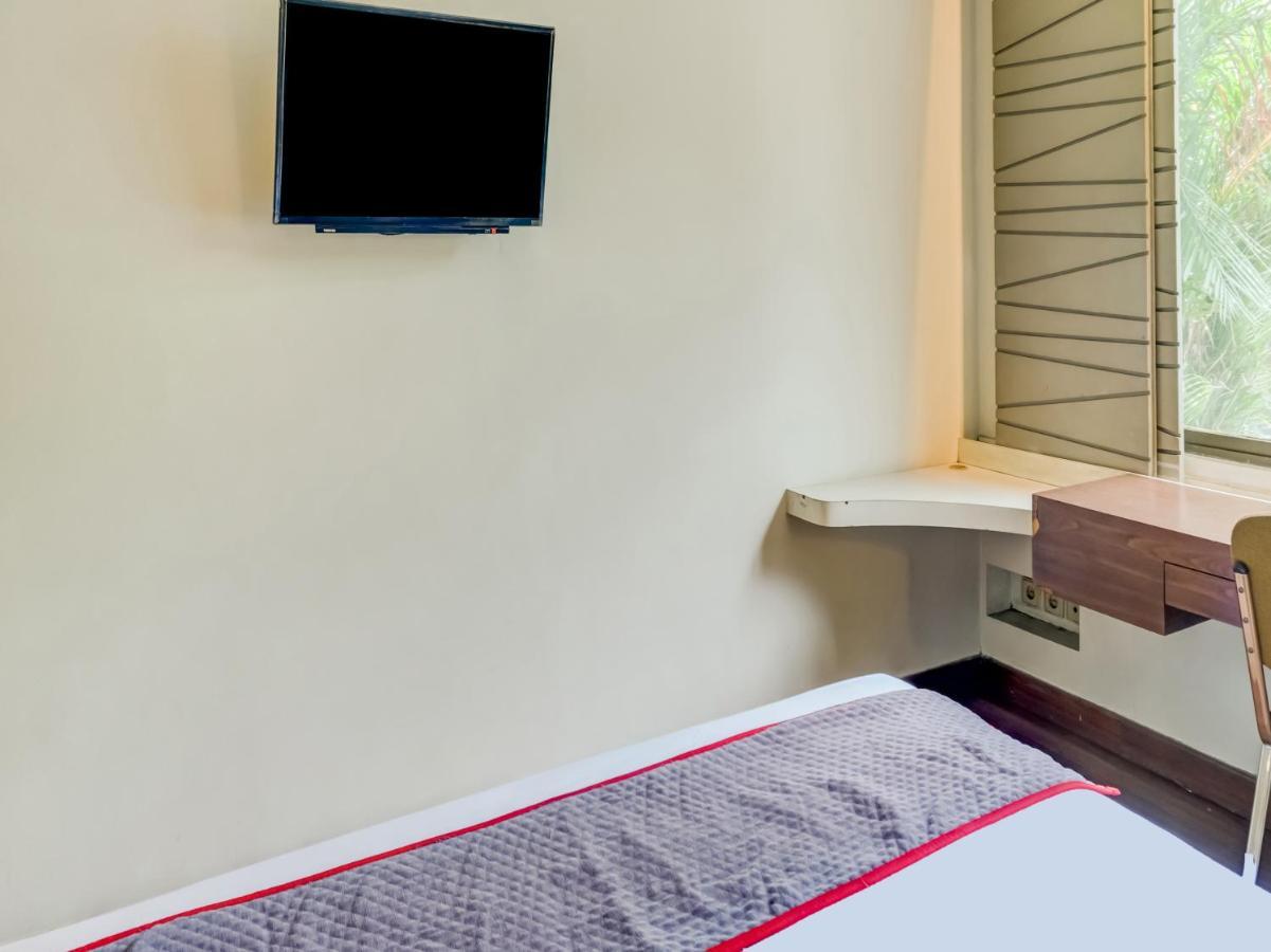 Townhouse Oak Hotel Grand Cikarang Luaran gambar