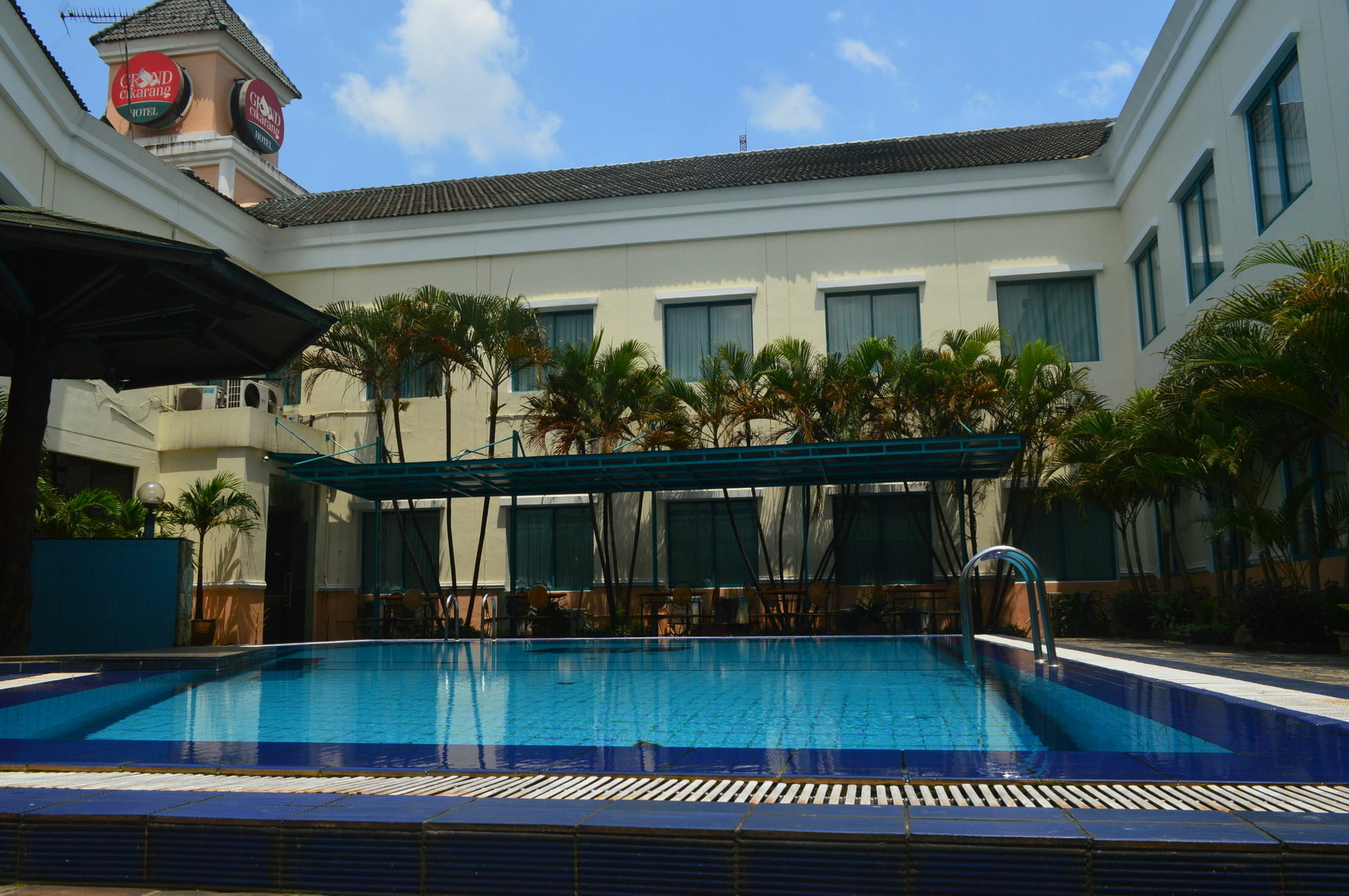 Townhouse Oak Hotel Grand Cikarang Luaran gambar